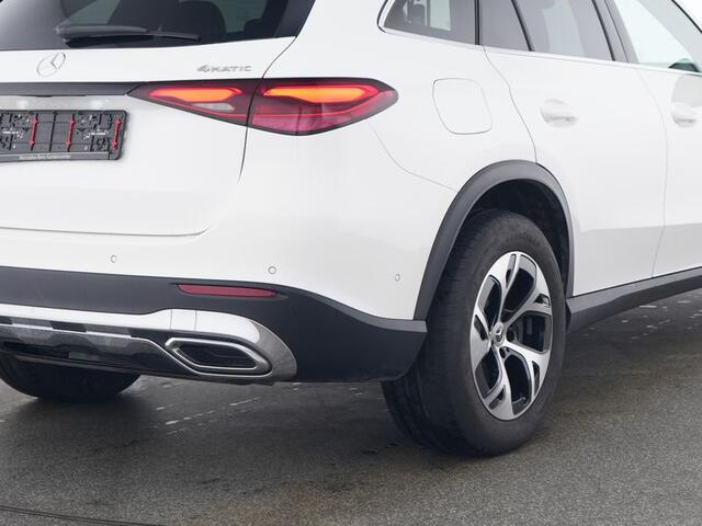 Mercedes-Benz GLC-KLASSE 300 e 4MATIC Plug-In Hybride Trekhaak | Panorama Schuif-Kanteldak | Sfeerverlichting | Memory Voorstoelen | Stuur en Stoelverwarming. Inclusief 24 maanden MB Certified garantie voor Europa.