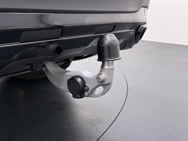 Mercedes-Benz GLC-KLASSE 300e AMG // Trekhaak // Burmester // 360 Camera // Memory // 20 inch // Carplay