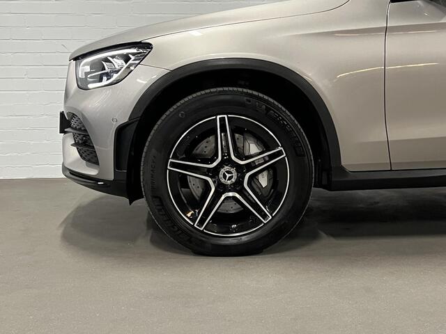 Mercedes-Benz GLC-KLASSE 300e 4MATIC AMG | Trekhaak | Open dak | Camera | Stoelverwarming | Memory | Cruise control | Carplay