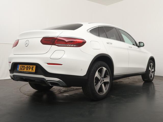 Mercedes-Benz GLC-KLASSE Coupé 300e 4MATIC Business Solution Luxury - Navigatie - Stoelverwarming - Wegklapbare trekhaak