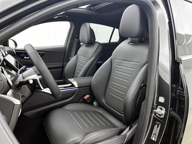 Mercedes-Benz GLC-KLASSE Coupé 300e 4MATIC Business Solution AMG | Advanced Plus Pakket | Panoramaschuifdak | Trekhaak | Nightpakket | AMG Spoiler | 20 inch AMG velgen | Memorypakket | Dodehoekassistent |
