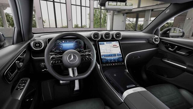 Mercedes-Benz GLC-KLASSE Coupé 300e 4MATIC AMG Line | Panoramadak | Trekhaak | Digital light | 360 camera | Treeplanken | Winter pakket |