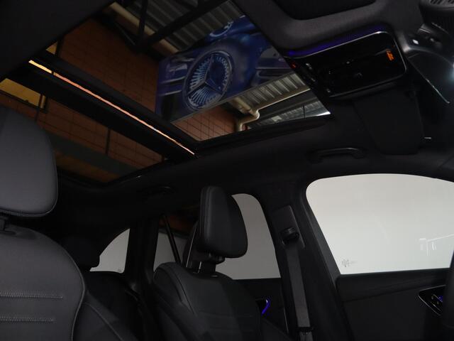 Mercedes-Benz GLC-KLASSE 300e 4MATIC Sport Edition | Panoramaschuifdak | Premium pakket | Nightpakket | 360° camera | Dodehoekassistent | DIGITAL LIGHT |