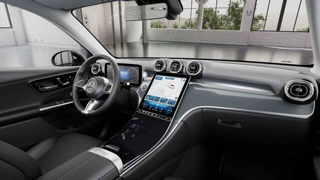 Mercedes-Benz GLC-KLASSE 300e 4MATIC Luxury Line | Premium plus pakket | Keyless | 360 camera | Panoramadak | Trekhaak | Verwarmd stuur | Burmester |