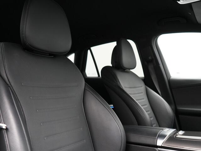 Mercedes-Benz GLC-KLASSE 300e 4MATIC AMG Line Plug In Hybrid 313pk Dealer O.H. PHEV | Trekhaak Af Fabriek | Adaptive Cruise | Burmester 3D | 360 Camera | Lederen Sportstoelen Memory & Verwarmd | 20"L.M | Digital Light | Sfeerverlichting | Keyless | Blis |