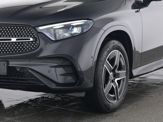 Mercedes-Benz GLC-KLASSE 300 e 4MATIC AMG Plug-In Hybride AMG Premium | Night Pakket | Trekhaak | Panorama Schuif-Kanteldak | Memory Stoelen | Stuur en Stoelverwarming. Inclusief 24 maanden MB Certified garantie voor Europa.
