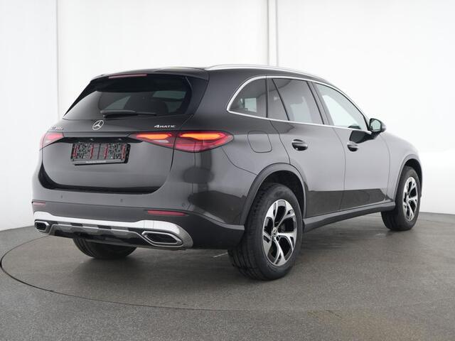 Mercedes-Benz GLC-KLASSE 300 e 4MATIC Plug-In Hybride Trekhaak | Memory Voorstoelen | Ledkoplampen | AC en DC Laden | Stuur en Stoelverwarming. Inclusief 24 maanden MB Certified garantie voor Europa.
