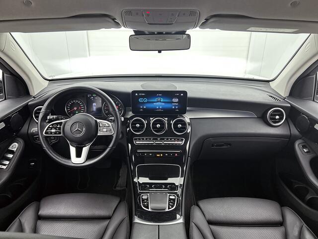 Mercedes-Benz GLC-KLASSE 300 e 4MATIC Plug-In Hybride Trekhaak | Night Pakket | Achteruitrijcamera | Apple CarPlay. Inclusief 24 maanden MB Certified garantie voor Europa.