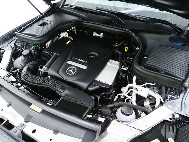 Mercedes-Benz GLC-KLASSE 300e 4MATIC AMG | Panoramadak | 360 | Leder | Virtual | Stoelverwarming | Dodehoek | LED