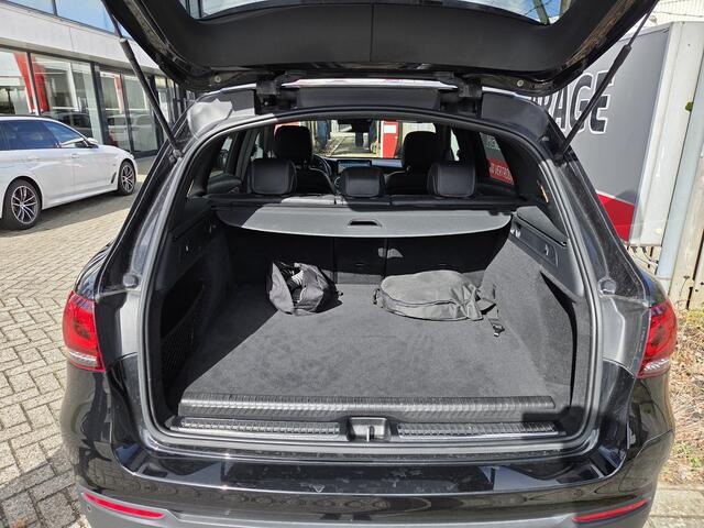 Mercedes-Benz GLC-KLASSE 300e 4MATIC 19"/Trekhaak/Dodehoek/Rijstrooksensor/Sfeerverlichting/Apple Carplay & Android Auto/Stoelverwarming/Elektrische klep