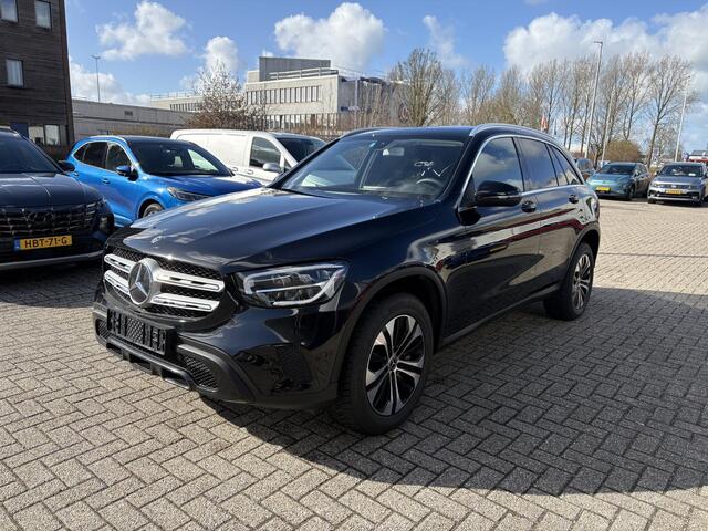 Mercedes-Benz GLC-KLASSE 300e 4MATIC 320pk | Plug-in Hybride | PHEV | Panoramadak | Achteruitrijcamera | Adaptive cruise control