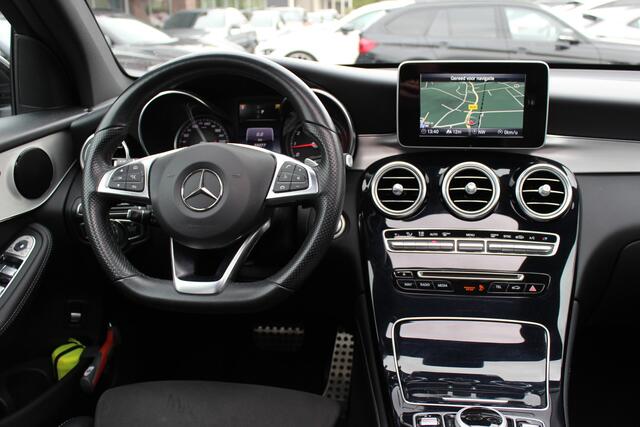 Mercedes-Benz GLC-KLASSE 250 4MATIC Business / Panoramadak / Camera / Navigatie / Leder&Alcantara / 19'' / Stoelverwarming / Cruise Control