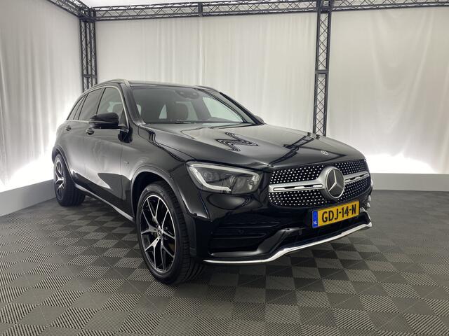 Mercedes-Benz GLC-KLASSE 300e 4MATIC Business Solution AMG | Pano-Dak | Elek. Trekhaak | 360' Camera | Sfeerverlichting | 320 Pk |