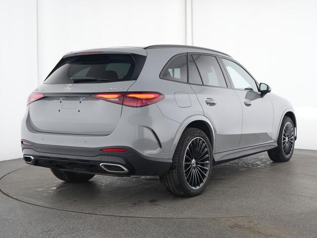 Mercedes-Benz GLC-KLASSE 300 e 4MATIC AMG Plug-In Hybride AMG Line | Night Pakket | Digital Licht | Trekhaak | Distronic | Memory Voorstoelen | Stoel en Stuurverwarming. Inclusief 24 maanden Mercedes-Benz Certified garantie voor Europa.