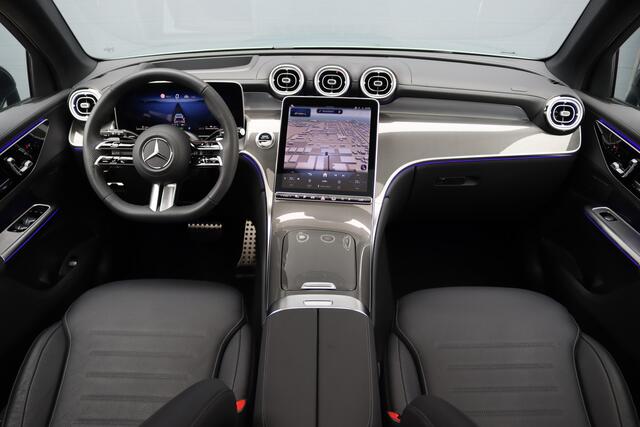 Mercedes-Benz GLC-KLASSE 300de 4MATIC AMG Line | Distronic+ | Panoramadak | Memory | Trekhaak | Digital Light | HUD | Verwarmd Stuurwiel | Surround Camera | Augmented Reality |