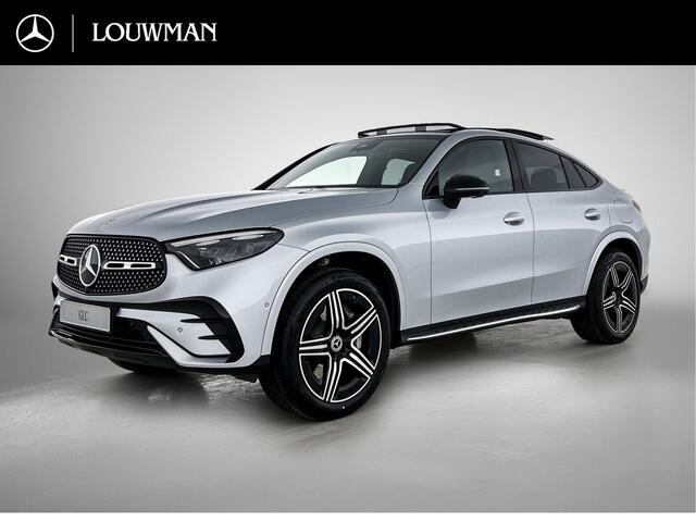 Mercedes-Benz GLC-KLASSE 300e 4MATIC Sport Edition | Premium | Winterpakket | Nightpakket | Trekhaak | Stoelventilatie/- verwarming | Treeplanken | Spoiler | Panoramaschuifdak | 360°-camera | Augmented Reality navigatie |