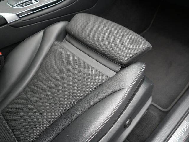 Mercedes-Benz GLC-KLASSE 300e 4MATIC Premium Plus PHEV 320pk Dealer O.H | Panodak | Adaptive Cruise | Sportstoelen Memory | Burmester | AMG Exterieur | Head Up | Camera | Keyless |