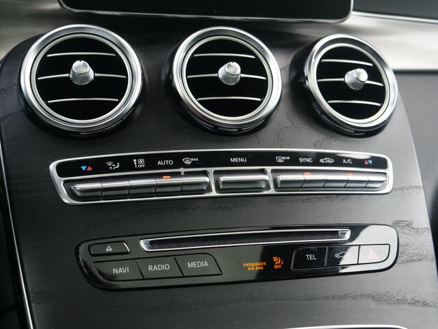 Mercedes-Benz GLC-KLASSE GLC 250 4MATIC | AMG | Panorama | Burmester | Aantoonbaar onderhouden..