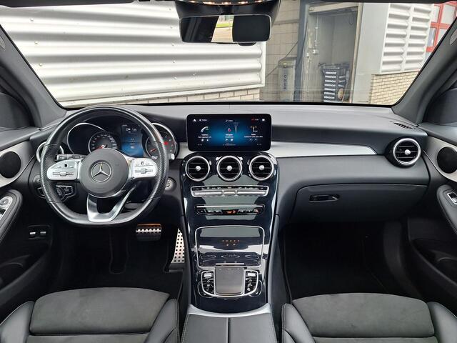 Mercedes-Benz GLC-KLASSE 300e 4MATIC | Panoramadak | Trekhaak | Rijassistentiepakket | 360° Camera | Stoelverwarming | Dodehoekassistentie | Elektrische achterklep