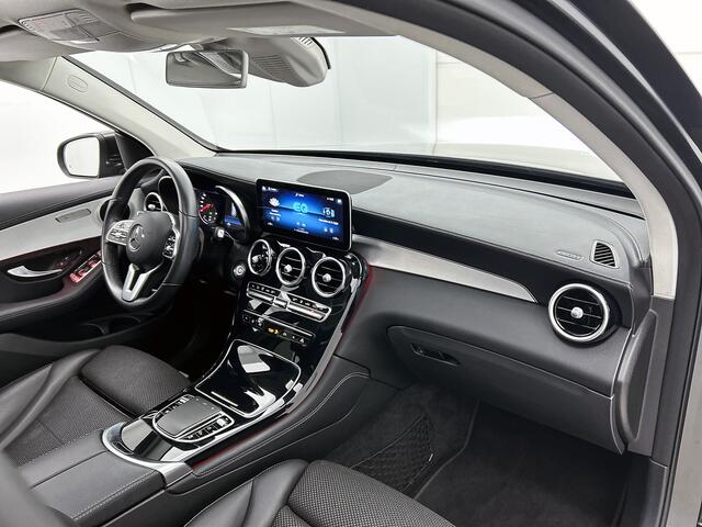 Mercedes-Benz GLC-KLASSE 300 e 4MATIC Plug-In Hybride | Panoramadak | Achteruitrijcamera | Rijassistentiepakket | Apple Carplay | Inclusief 24 maanden MB Certified garantie voor Europa.