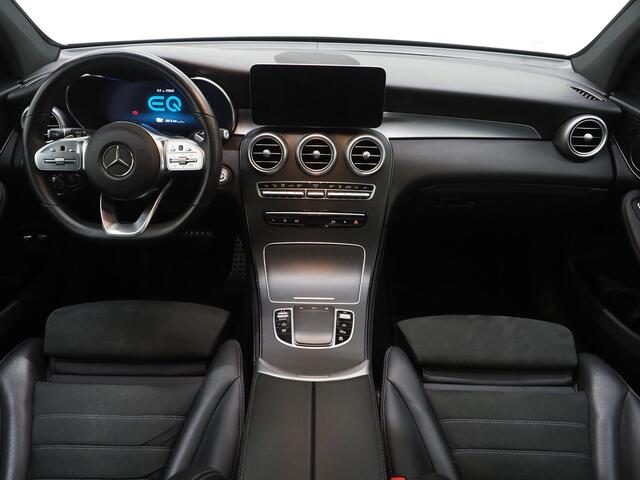 Mercedes-Benz GLC-KLASSE 300e 4MATIC AMG Full Black | Panoramadak | Treeplanken | Camera | Virtual | Sportstuur | Cruise | DAB | Carplay