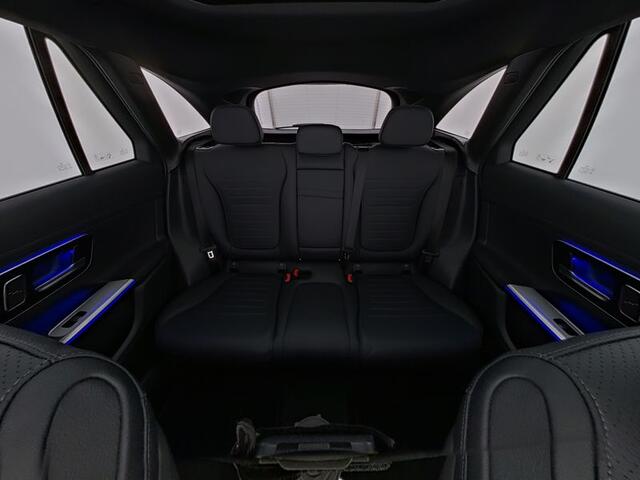 Mercedes-Benz GLC-KLASSE 300 e 4MATIC AMG Plug-In Hybride AMG Line | Night Pakket | Alarm klasse 3 | Distronic | Panorama Schuif-Kanteldak | 20 Inch AMG Velgen | Burmester®. Inclusief 24 maanden Mercedes-Benz Certified garantie voor Europa.