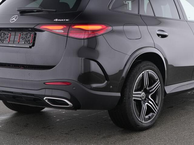 Mercedes-Benz GLC-KLASSE 300 e 4MATIC AMG Plug-In Hybride AMG Line | Night Pakket | Alarm klasse 3 | Distronic | Panorama Schuif-Kanteldak | 20 Inch AMG Velgen | Burmester®. Inclusief 24 maanden Mercedes-Benz Certified garantie voor Europa.