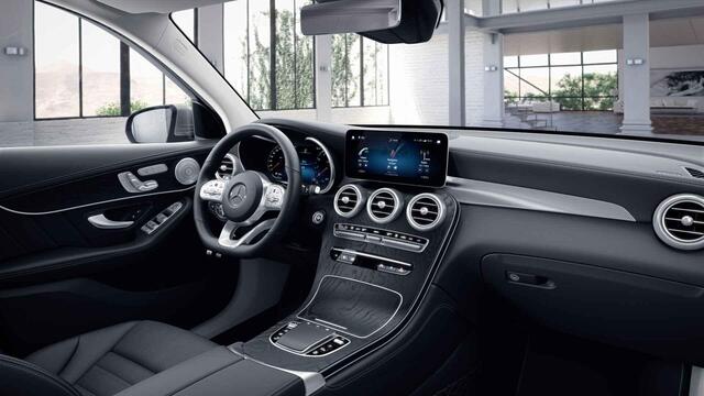 Mercedes-Benz GLC-KLASSE 300e 4MATIC Business Solution AMG | Panoramadak | Memory | Burmester | Widescreen | Trekhaak |