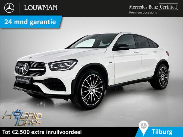 Mercedes-Benz GLC-KLASSE 300 e 4MATIC Premium Plus | AMG-LIne Interieur | AMG-Line Exterieur | Achteruitrijcamera | Multispaaks velgen | Nightpakket | Sfeerverlichting | Trekhaak | 24 Maanden Mercedes-Benz Certified Garantie