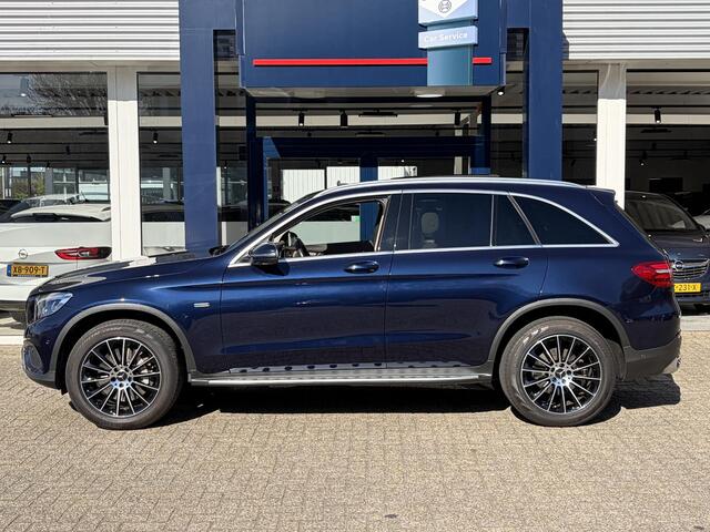 Mercedes-Benz GLC-KLASSE 350e 4MATIC Premium Plus / Automaat / Volledig Dealer-Onderhouden / Nieuw HV Accupakket / Vol-Leder + Lederen Interieurdelen / Open/Pano-dak / Adaptieve Led Koplampen / Head-Up Display / Burmester Audio / Akoestikglas / Elektrisch verstelbare voorstoelen