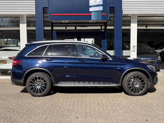 Mercedes-Benz GLC-KLASSE 350e 4MATIC Premium Plus / Automaat / Volledig Dealer-Onderhouden / Nieuw HV Accupakket / Vol-Leder + Lederen Interieurdelen / Open/Pano-dak / Adaptieve Led Koplampen / Head-Up Display / Burmester Audio / Akoestikglas / Elektrisch verstelbare voorstoelen