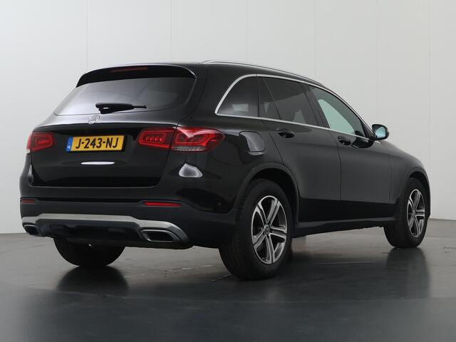 Mercedes-Benz GLC-KLASSE 200 4MATIC Advantage AMG interieur | Panoramadak | Multibeam Led | Trekhaak wegklapbaar | Sfeerverlichting | Dodehoek assistent | Apple Carplay
