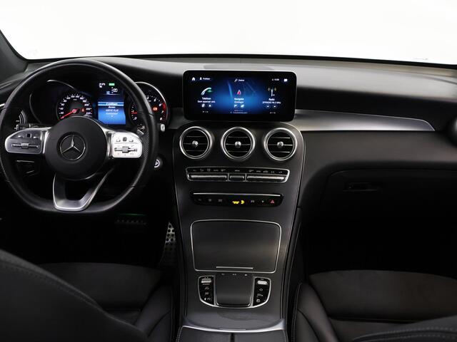 Mercedes-Benz GLC-KLASSE 200 4MATIC Advantage AMG interieur | Panoramadak | Multibeam Led | Trekhaak wegklapbaar | Sfeerverlichting | Dodehoek assistent | Apple Carplay