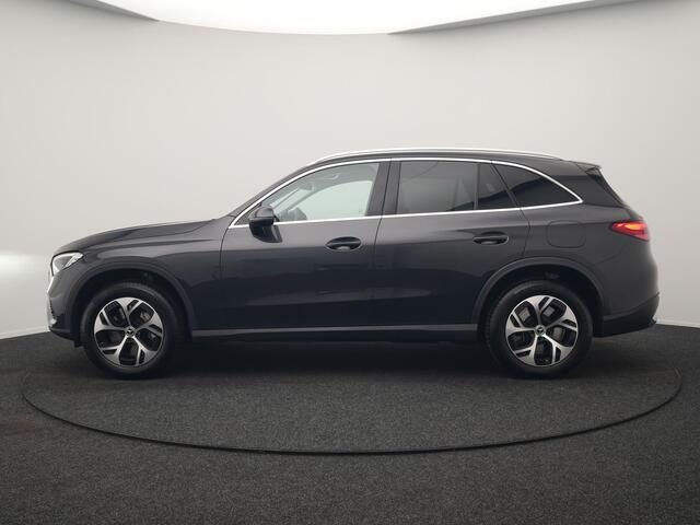 Mercedes-Benz GLC-KLASSE 300e 4MATIC Luxury Line 313pk Dealer O.H. | Trekhaak Af Fabriek | Adaptive Cruise | Camera | Lederen Sportstoelen Memory & Verwarmd | Sfeerverlichting | Blis | Stuur Verwarmd | Navigatie | DAB | Plug In Hybrid |