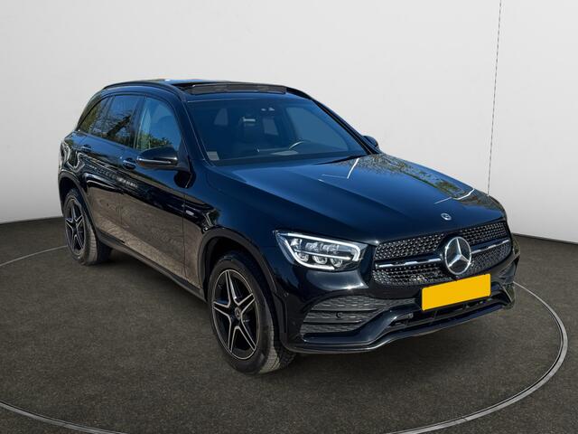 Mercedes-Benz GLC-KLASSE 300e 4MATIC AMG Premium Plus Aut- SOH 100%, Dealer Onderhouden, Panoramadak, Sfeerverlichting, 360 Camera