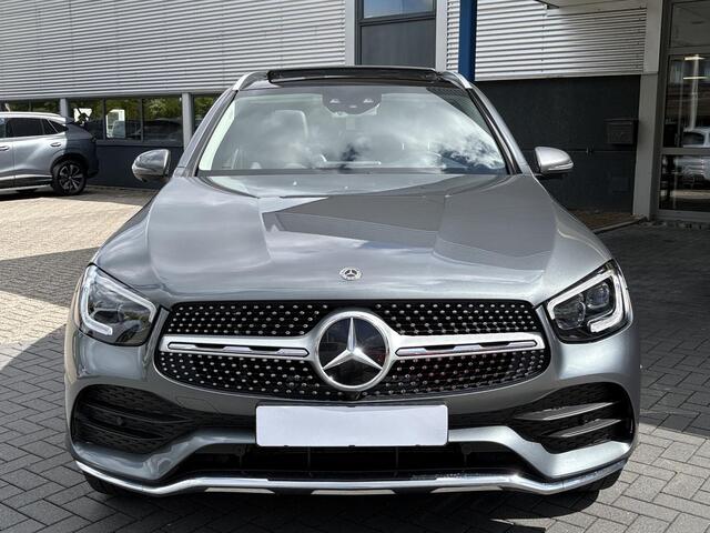 Mercedes-Benz GLC-KLASSE 300e 4MATIC AMG Line 320pk | PHEV | Panoramadak | Burmester Audio | Stoelverwarming | Achteruitrijcamera | 360 Camera | Dealeronderhouden