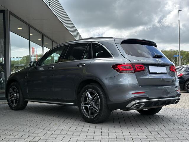 Mercedes-Benz GLC-KLASSE 300e 4MATIC AMG Line 320pk | PHEV | Panoramadak | Burmester Audio | Stoelverwarming | Achteruitrijcamera | 360 Camera | Dealeronderhouden