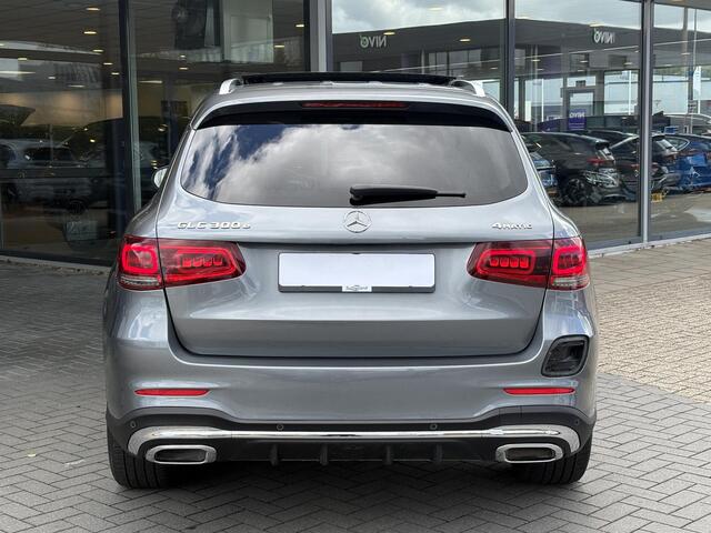 Mercedes-Benz GLC-KLASSE 300e 4MATIC AMG Line 320pk | PHEV | Panoramadak | Burmester Audio | Stoelverwarming | Achteruitrijcamera | 360 Camera | Dealeronderhouden
