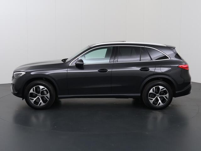 Mercedes-Benz GLC-KLASSE 300e 4MATIC Luxury Line | Panoramadak | Trekhaak | Rij assistentiepakket | Winter pakket |