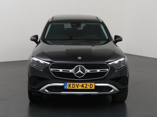 Mercedes-Benz GLC-KLASSE 300e 4MATIC Luxury Line | Premium plus pakket | Keyless | 360 camera | Panoramadak | Trekhaak | Verwarmd stuur | Burmester |