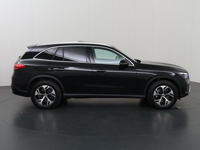 Mercedes-Benz GLC-KLASSE 300e 4MATIC Luxury Line | Premium plus pakket | Keyless | 360 camera | Panoramadak | Trekhaak | Verwarmd stuur | Burmester |