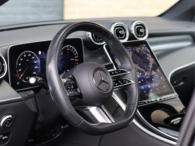 Mercedes-Benz GLC-KLASSE 300e 4MATIC AMG Line Pano | Night | 360° | MBUX | Sfeerverlichting