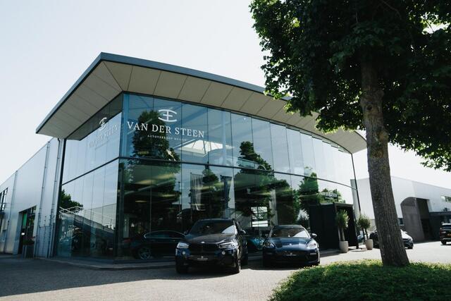 Mercedes-Benz GLC-KLASSE 300e 4MATIC AMG Line Binnenkort meer foto's | Luchtvering | Achterasbesturing | HUD | Burmester