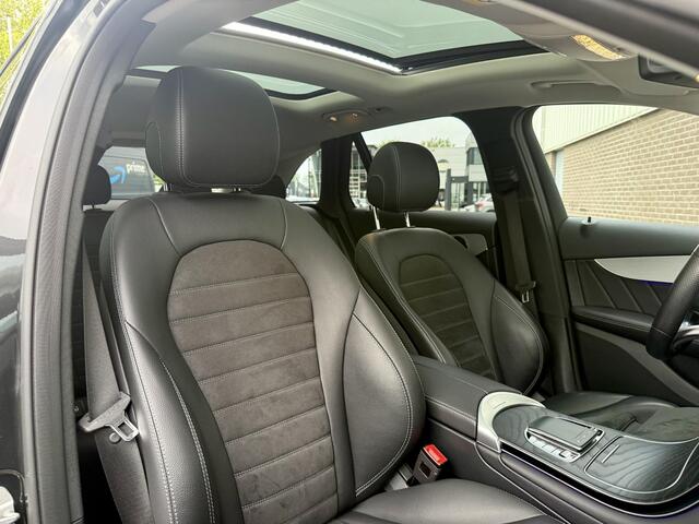 Mercedes-Benz GLC-KLASSE 300e 4MATIC Business Solution AMG | 360° Camera | Night Pakket | Panoramadak | Dodehoekassistent | Elektrisch Verstelbare Stoelen + Memory | Stoelverwarming | Sfeerverlichting | Elektrische Achterklep | Elektrisch Inklapbare Buitenspiegels | Parkeersensor