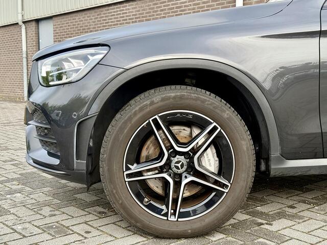 Mercedes-Benz GLC-KLASSE 300e 4MATIC Business Solution AMG | 360° Camera | Night Pakket | Panoramadak | Dodehoekassistent | Elektrisch Verstelbare Stoelen + Memory | Stoelverwarming | Sfeerverlichting | Elektrische Achterklep | Elektrisch Inklapbare Buitenspiegels | Parkeersensor