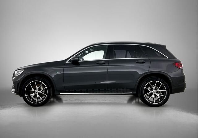Mercedes-Benz GLC-KLASSE 300 e 4MATIC Business Solution AMG AMG Line | 20 Inch AMG Velgen | Parkeerpakket met 360°-camera | Sfeerverlichting | Ledkoplampen | Inclusief 24 maanden Mercedes-Benz Certified garantie voor Europa.