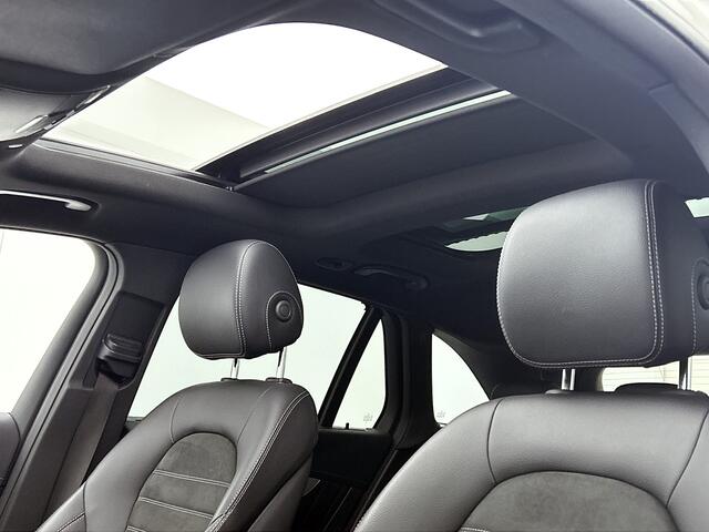 Mercedes-Benz GLC-KLASSE 300 e 4MATIC Business Solution AMG Inclusief 24 maanden Mercedes-Benz Certified garantie voor Europa.