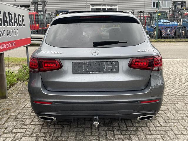 Mercedes-Benz GLC-KLASSE 300e 4MATIC AMG Line 19"/Panoramadak/Luchtvering/Burmester/360 camera/Trekhaak/Multibeam/Adaptieve cruise/Keyless/Dodehoek