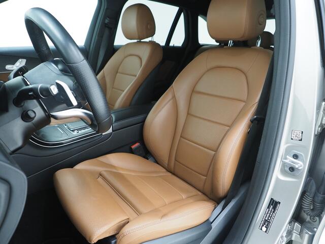 Mercedes-Benz GLC-KLASSE 300e 4MATIC AMG | Leder | Trekhaak | Virtual | Camera | Memory | Sportstuur | Donkere Hemel | Carplay