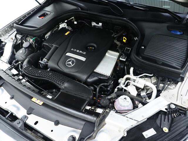 Mercedes-Benz GLC-KLASSE 300e 4MATIC AMG | Leder | Trekhaak | Virtual | Camera | Memory | Sportstuur | Donkere Hemel | Carplay